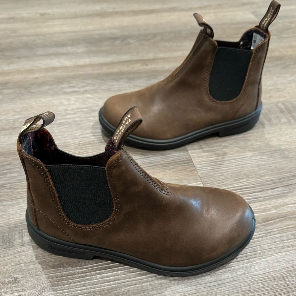 Blundstone BL 1468 Antique Brown Leather Chelsea Slip On Kids Boots